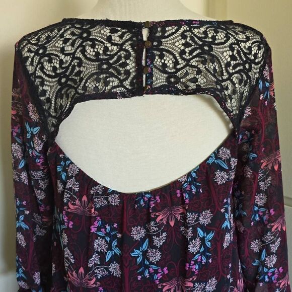 Tempted black floral a-line shift dress with lace open back, EUC, Sz. M - Picture 6 of 8